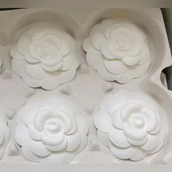 CHANEL White Camellia Flower 7.5cm Gift Wrap Packaging Accessory Authentic - Picture 4 of 5